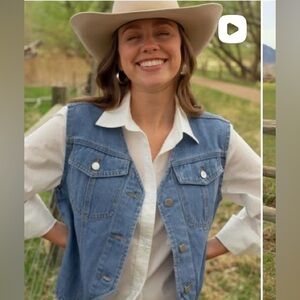 Everyday White Button Down Shirt- L